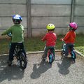 🚲 Alignement de cyclistes au soleil !!! ☀