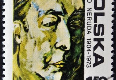 Pablo Neruda (1904 – 1973) : « La grande pluie du Sud tombe sur Isla Negra... » / « La gran lluvia del sur cae sobre Isla Negra.