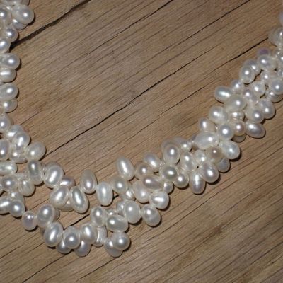 Collier de perles 3 rangs