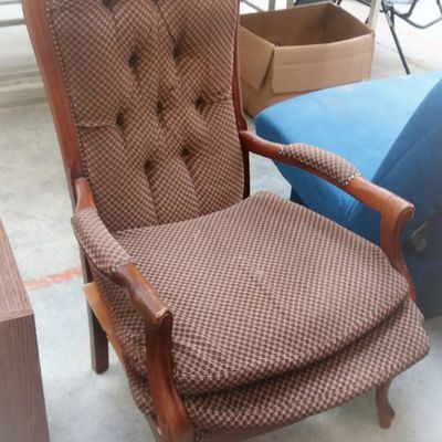 Rénovation et relooking d'un fauteuil style Voltaire