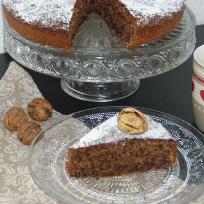 Gâteau moelleux au noix et au chocolat