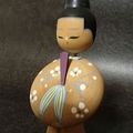 La Petite Kokeshi Joueuse de Rose, 18e inscrite