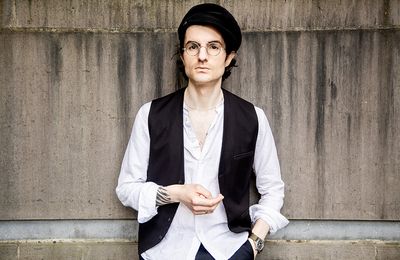 Louis Arlette rhabille nos poètes avec son EP Sacrilèges et le clip d'A Son âme