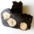 Fudge au chocolat et aux noisettes. 