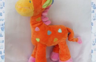 Doudou Peluche Girafe Orange Rose Jaune Mots D'Enfants 