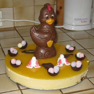 Gâteau de Pâques : Bavarois orange sur un brownie