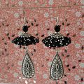 ♥ ALOKI ♥ Boucles d'oreilles yoyos noires et dorées et breloque ovale