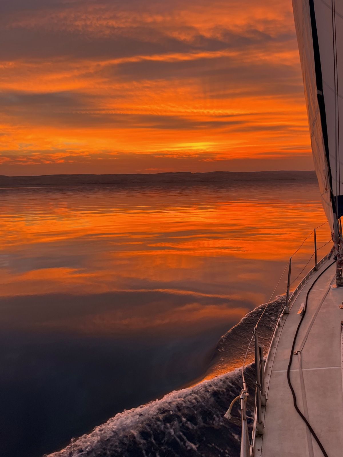 Coucher de soleil dans le Velebitski Kanal, dimanche 4 février 2024 (auteur/author Philippe Bensimon) (3)