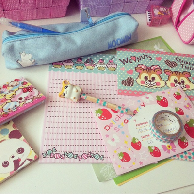 Papeterie à paillettes ★