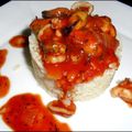 Riz à la sauce tomate aux fruits de mer