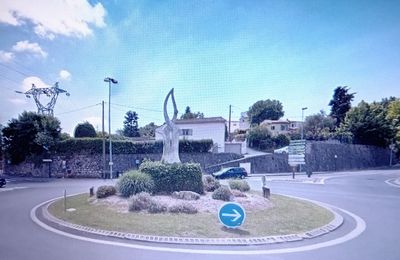Rond-point à Grasse (06130)