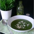 SOUPE D’ÉPINARDS, POIREAUX & POMMES DE TERRE AUX COPEAUX DE PARMESAN