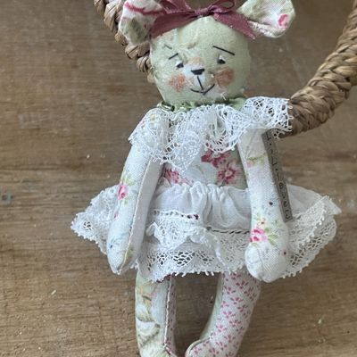 Lilibulle..en robe du dimanche..(10cm)