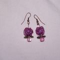 Boucles d'oreilles rose - chocolat, et argent - noir - rose, tour de cou argent - noir, collier prune - blanc - noir, ....  