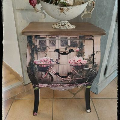 Petit meuble shabby - déco bicyclette