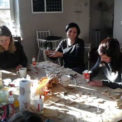 Photos atelier guirlande lumineuse en papier ancien...