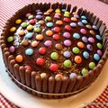 GÂTEAU AU CHOCOLAT SMARTIES et FINGERS