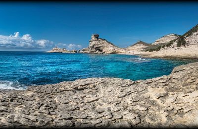 LES ÎLES OU LE VOYAGE...Extrait