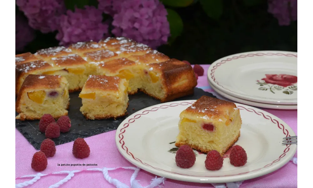 GATEAU aux PÊCHES & FRAMBOISES 