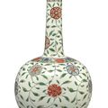 A famille-verte bottle vase, Qing dynasty, Kangxi period (1662-1722)