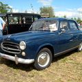 La Peugeot 403 berline (1955-1966)(4ème Fête Autorétro étang d' Ohnenheim)