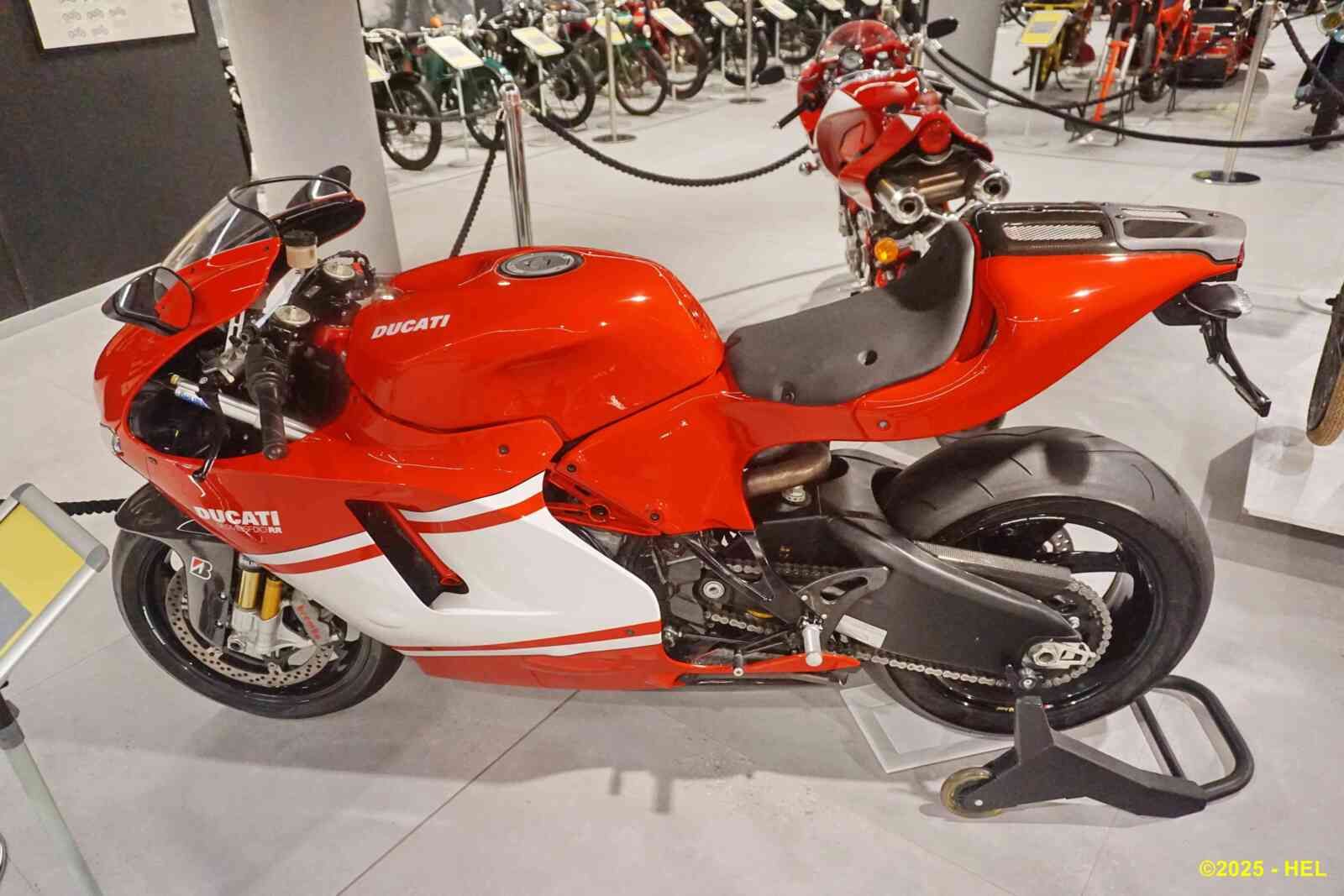 Ducati Desmosedici RR 1000cc_01 - 2008 [I] HL_GF