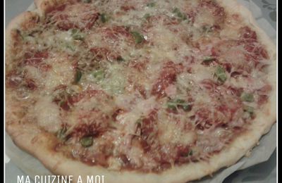 PIZZA MOITIE VIANDE HACHEE/CHORIZO et MOITIE JAMBON/CHORIZO 