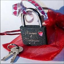  LE CADENAS MYSTIQUE VAUDOU DE L'AMOUR INFINI DU PUISSANT GRAND MAÎTRE AYETOLO
