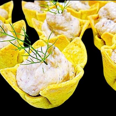  mini coupelle curry garnie de crème ricotta aux sardines et foie de morue