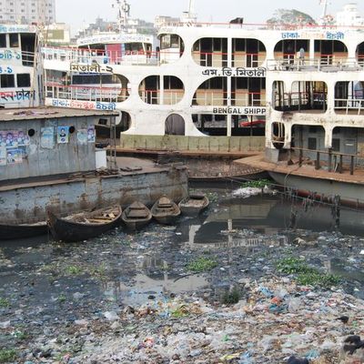 Le port de Dhaka.