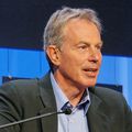 Interrogation  de Tony Blair un bon exemple de la democrate vivante de Royaume -Uni