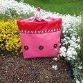 sac cabas de plage rose et rouge a fleurs