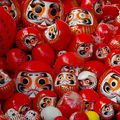 La poupée Daruma - poupée traditionnelle, symbole de persévérance et de chance