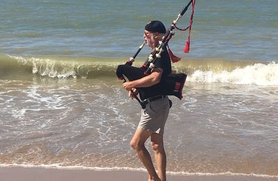 Le sonneur de cornemuse de la Tranche-sur-mer