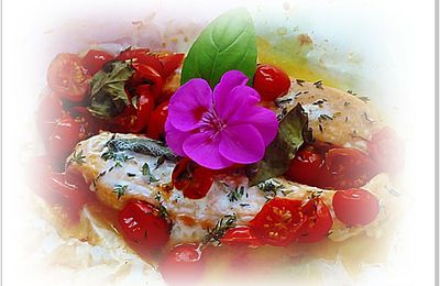 Une papillote au saumon, tomates cerises et herbes du jardin.......et light svp....