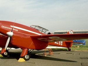 Un bimoteur de course : le DH88 Comet.