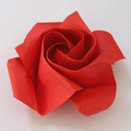 DIY rose en papier rouge