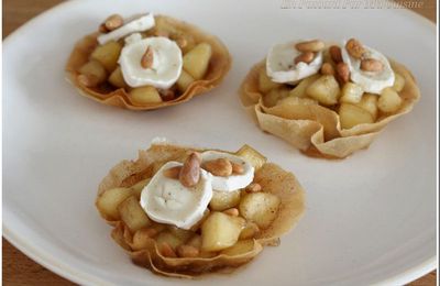 Nids croustillants de pommes au miel de lavande et au chèvre