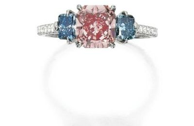 Platinum, fancy deep pink diamond, fancy colored diamond and diamond ring