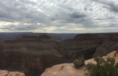 Les Grands Canyons