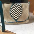 sac à main grège, turquoise et zébré noir et blanc