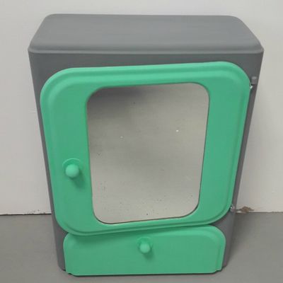 Charmante armoire à pharmacie vintage en métal