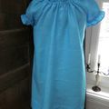 Une robe Albane en lin turquoise pour un été eu bord de la mer...