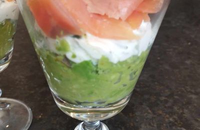 Verrine avocat truite fumée