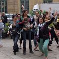 FLASH MOB DES BEBES PORTES 2012