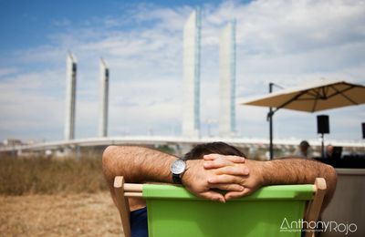 Reportage photo - La destruction des monuments en carton, des LEGOS pour réparer les murs, et farniente à Brazza... AGORA FIN !