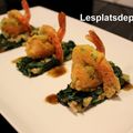 Gambas en tempura d’herbes, méli-mélo de salades, sauce curry