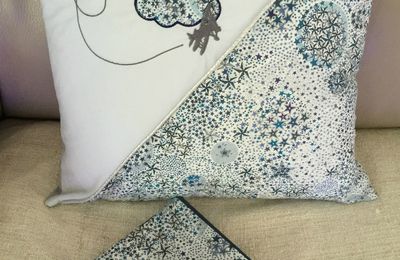 Nid d'ange, couvre carnet de santé et coussin en Liberty Adelajda pour un petit loulou