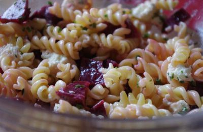 Salade de pâtes : fusilli, betteraves & Boursin salade !