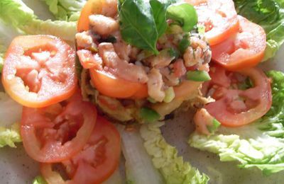 Salade de sucrine et saumon en tartare 